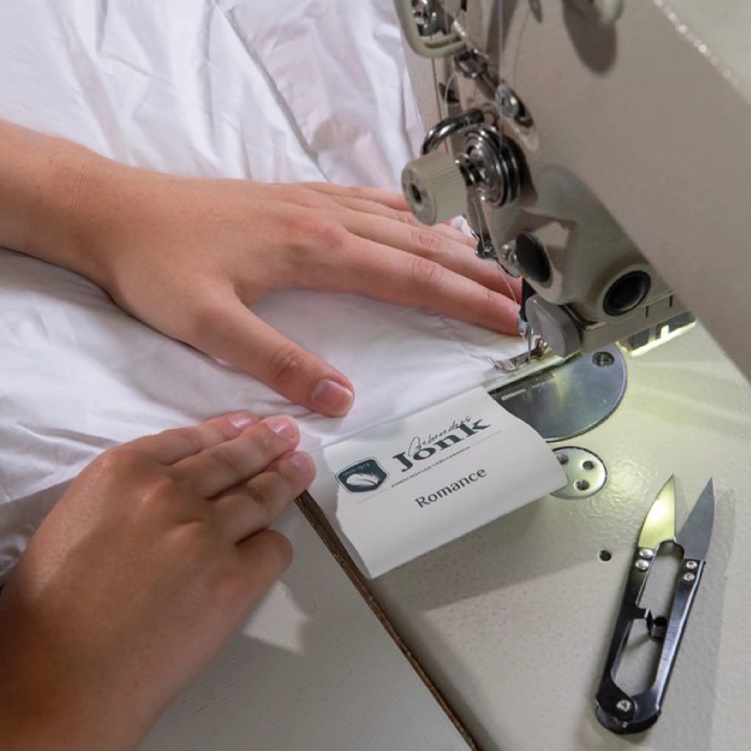 Jonk Dekbed Classic 70% Eenden Dons 4-Seizoenen