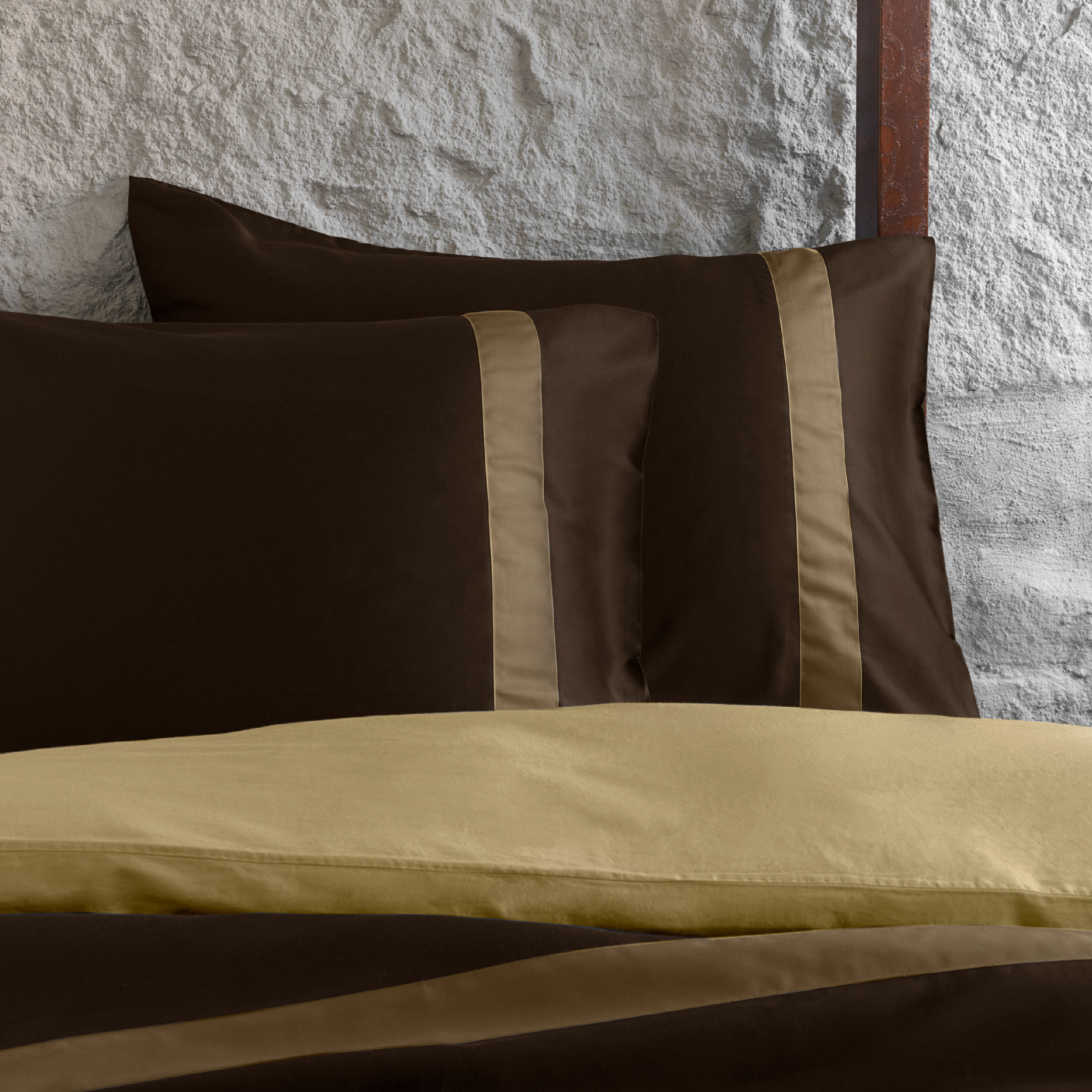 Dommelin Kussensloop Listra Satijn 300TC Bruin - Cappuccino 60 x 70 cm Dommelin Kussensloop Listra Satijn 300TC Bruin - Cappuccino 60 x 70 cm