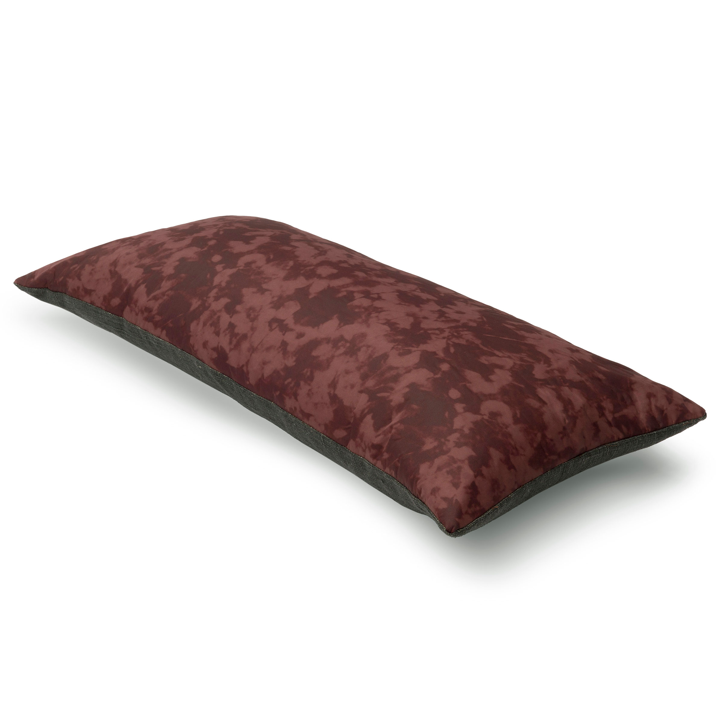 Mrs.Me Sierkussen Foliage Recycled PL Burgundy 30 x 60 cm Mrs.Me Sierkussen Foliage Recycled PL Burgundy 30 x 60 cm