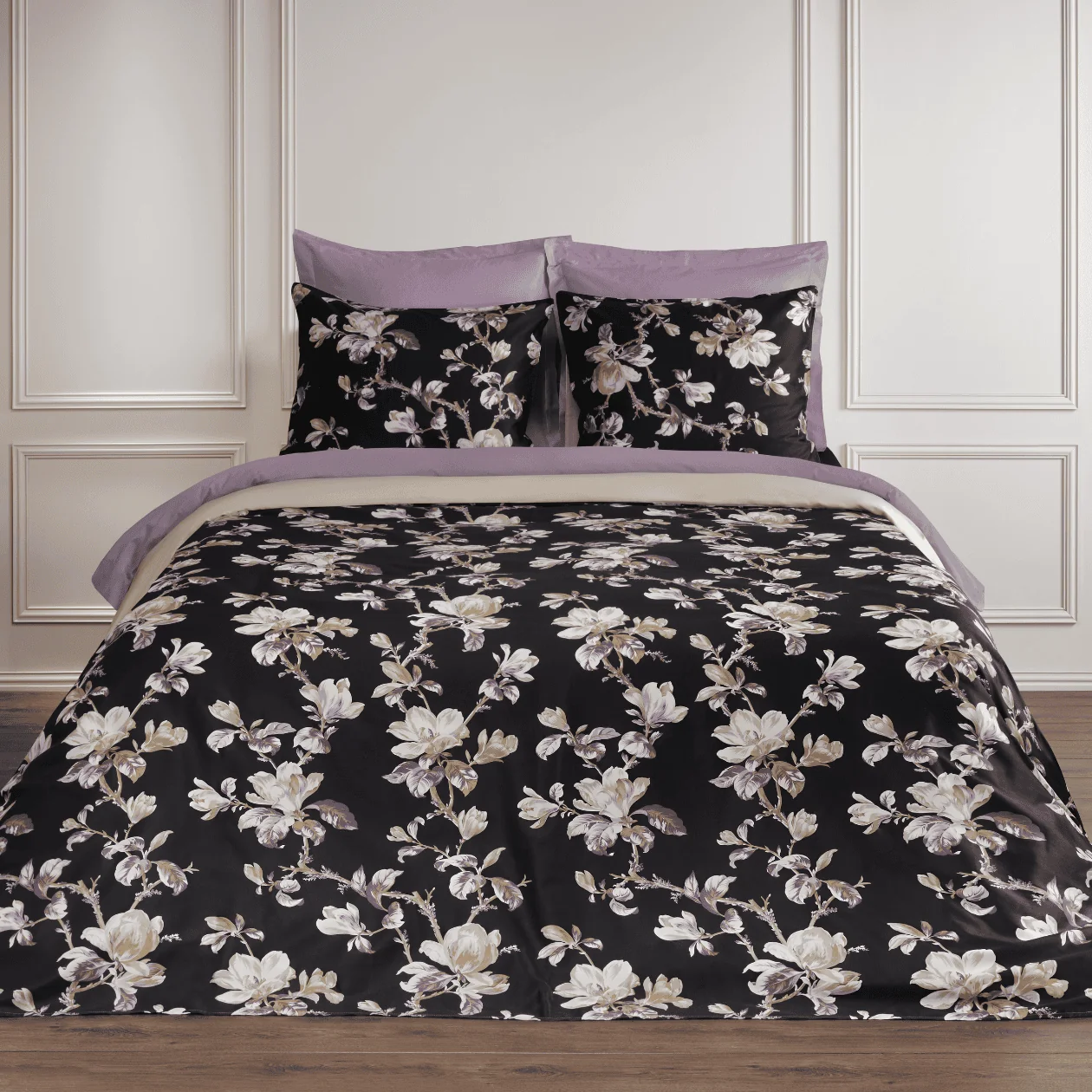 Dommelin Dekbedovertrekset Magnolia Satijn 400TC, bed set, comforter, floral pattern, black bedding, purple accenten