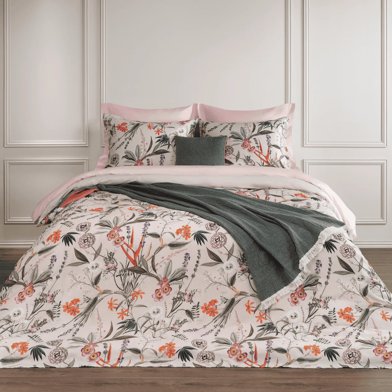 Dommelin Dekbedovertrekset Silvestre Satijn 400TC, bedset, bedding, bloemen patroon, roze accenten, dekbedhoes