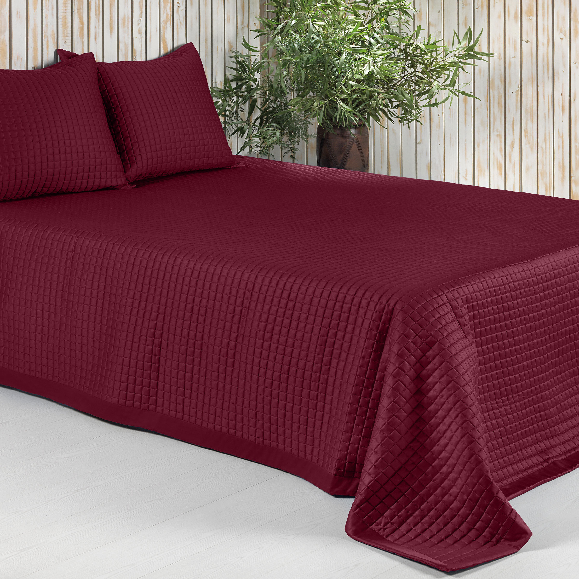 Dommelin Sprei Chicago Satijn 300TC Rosso 260 x 260 cm Dommelin Sprei Chicago Satijn 300TC Rosso 260 x 260 cm