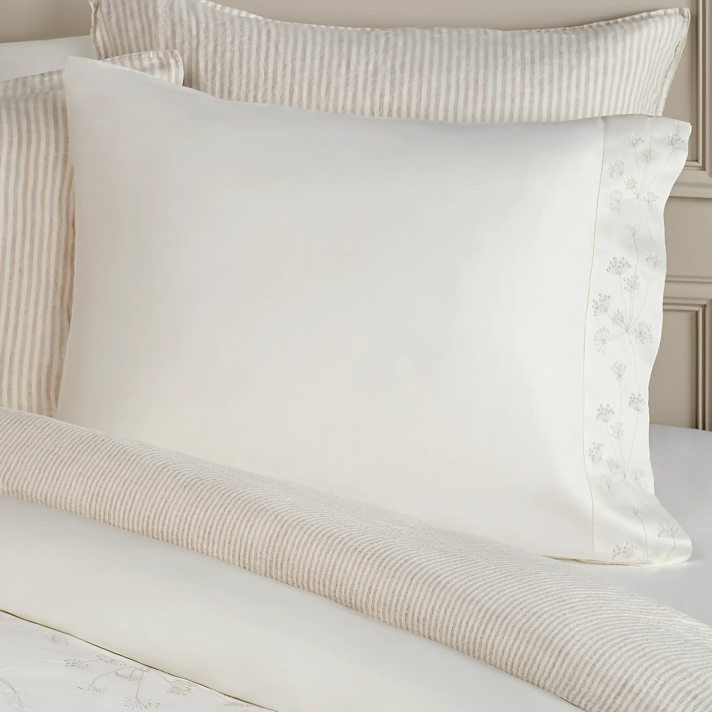 Dommelin Kussensloop Calma Satijn 300TC