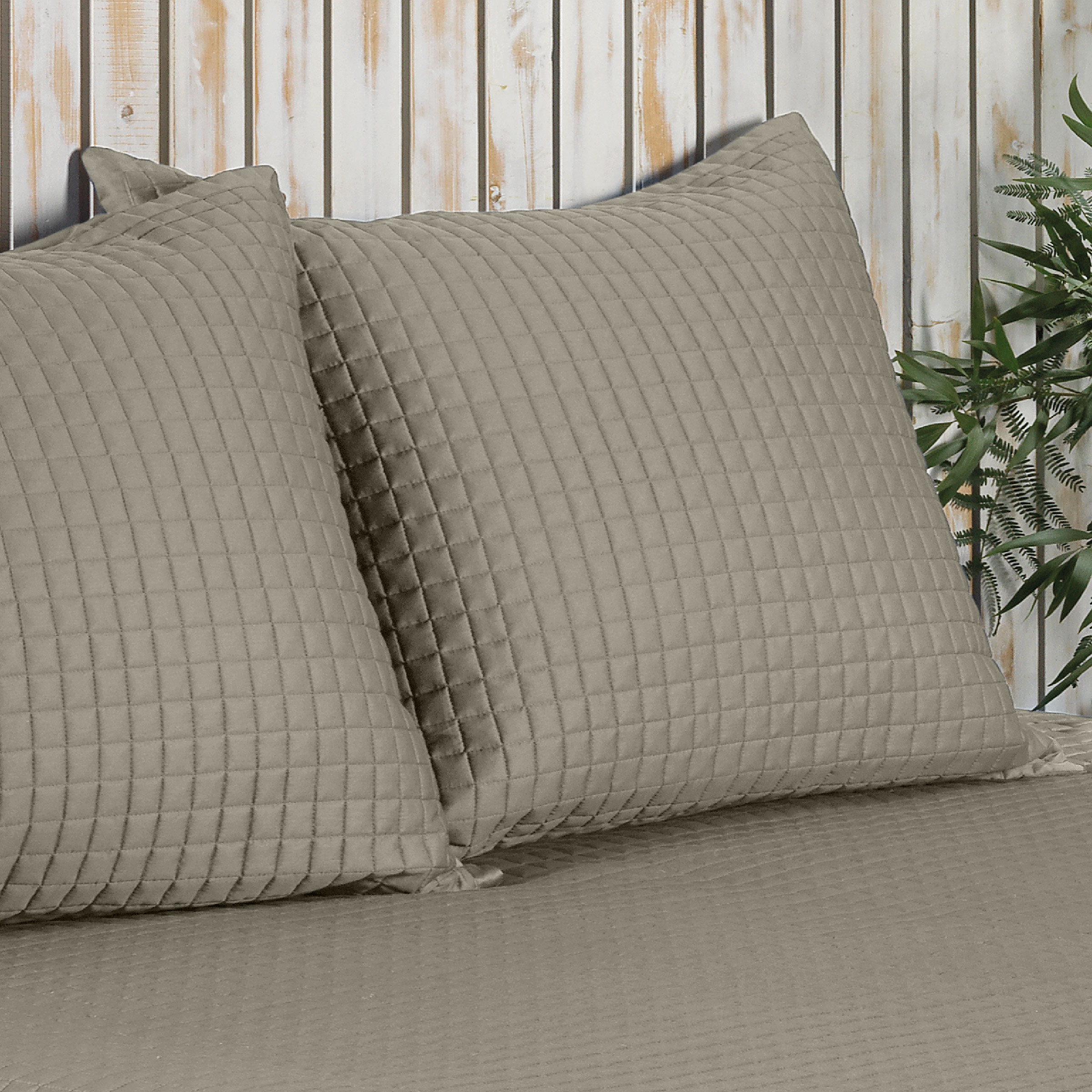 Dommelin Sierkussenhoes Chicago Satijn 300TC Taupe Dommelin Sierkussenhoes Chicago Satijn 300TC Taupe